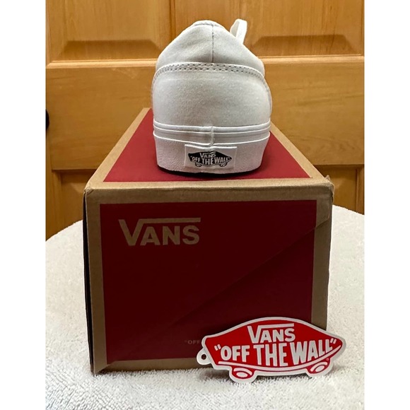 New In Box, VANS Women's White Size 10 Sneaker - Picture 2 of 14